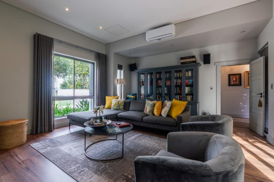 4 Bedroom Property for Sale in Lemoenkloof Western Cape
